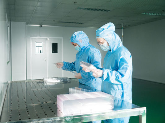 Confezione di vaschette mediche trasparenti per la sterilizzazione a temperatura